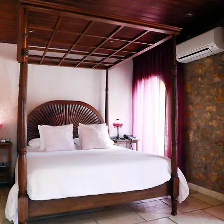 Hotell La Violeta & Chill Out Castelltercol