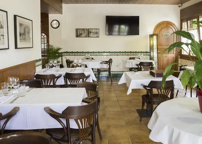 Hotel La Violeta & Chill Out Castelltercol