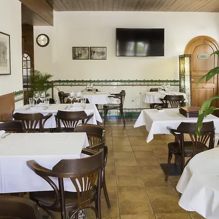 Hotel La Violeta & Chill Out Castelltercol